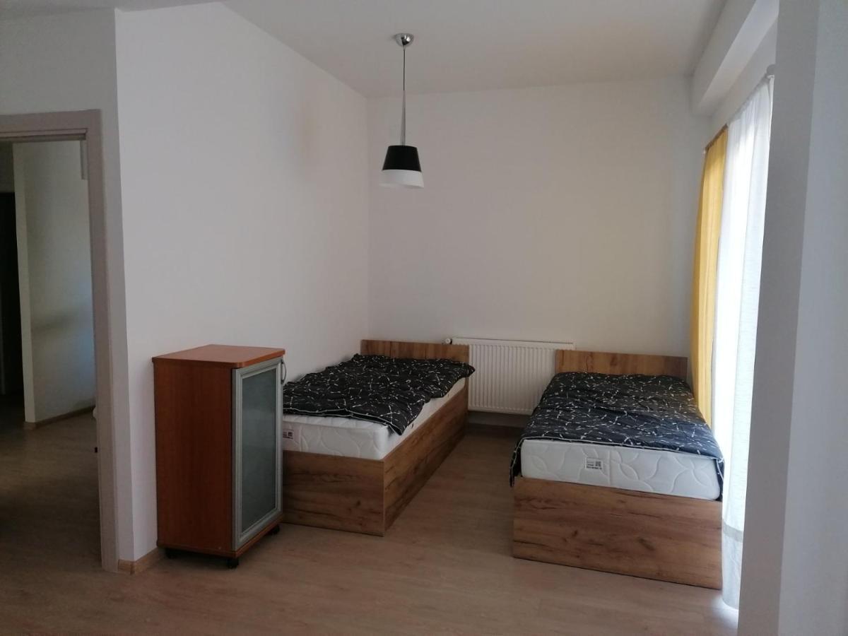Hostel Denica Skopje Luaran gambar